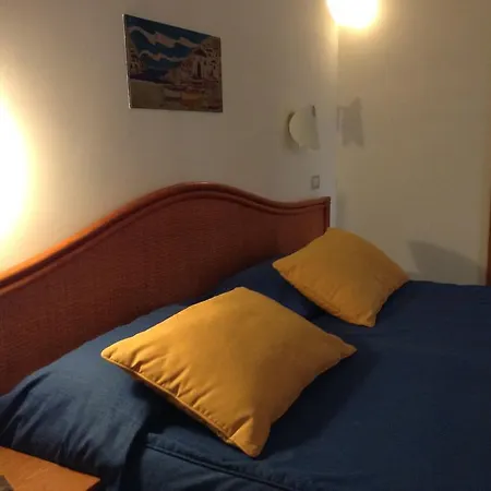 Floridiana فندق 3*